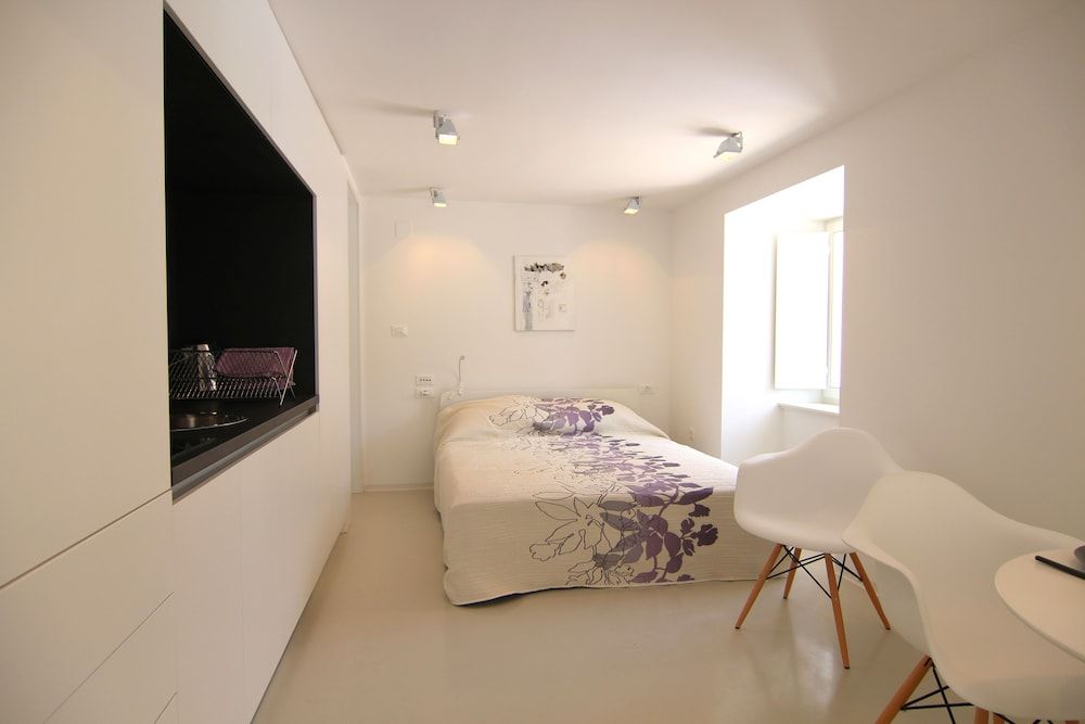 Comfort Studio (First Floor)
