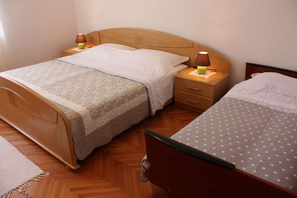 Apartment, 3 Bedrooms (J-7)