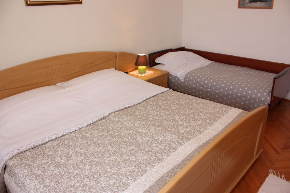 Apartment, 3 Bedrooms (J-7)