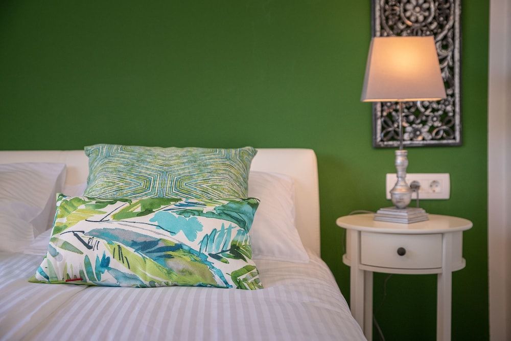 Apartment, Vineyard View (Green)