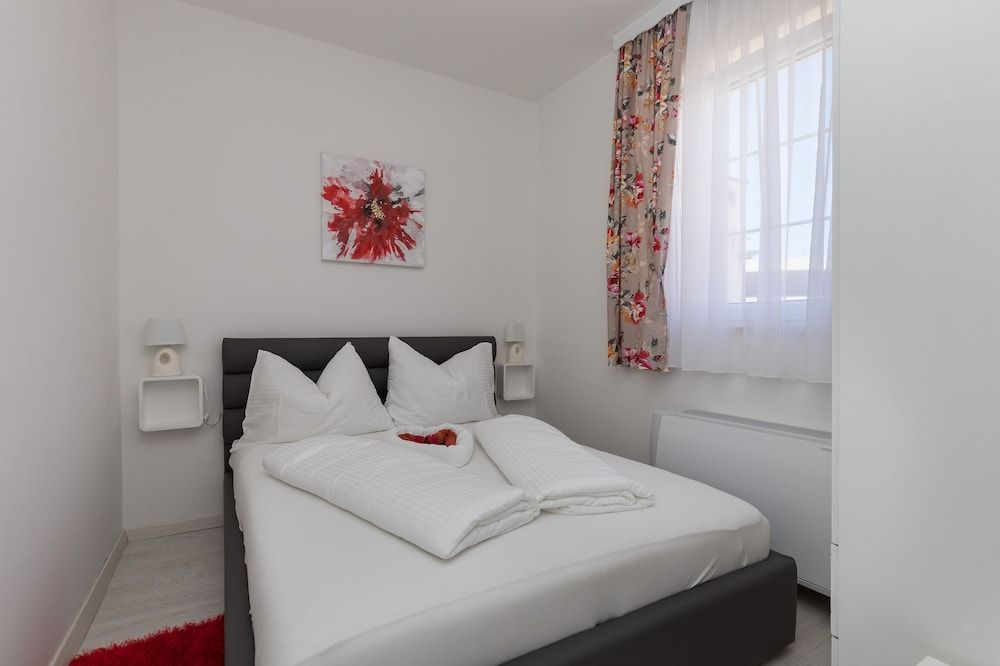 Apartment (Two Bedroom Apartment with Terrace)
