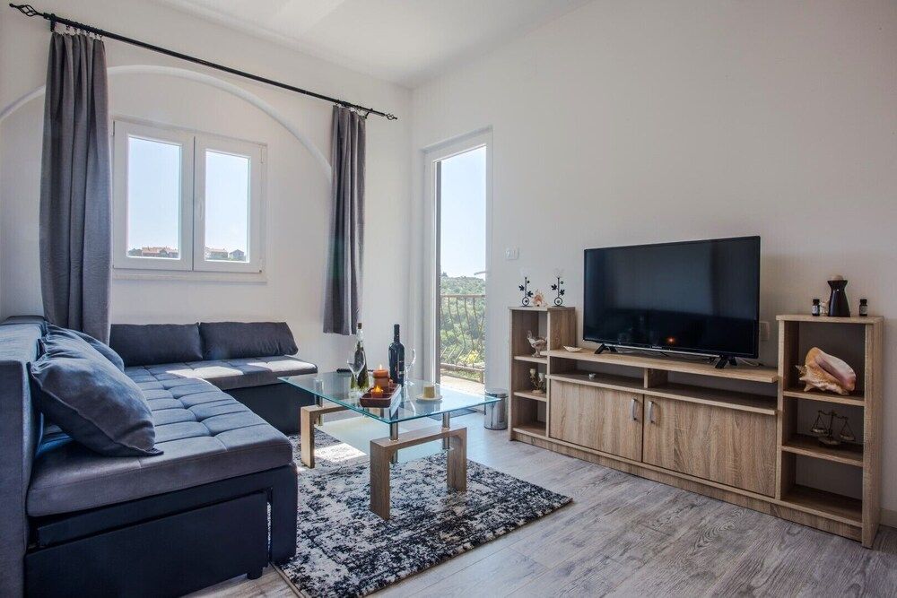Panoramic Apartment, Sea View, Sea Facing (Pink)