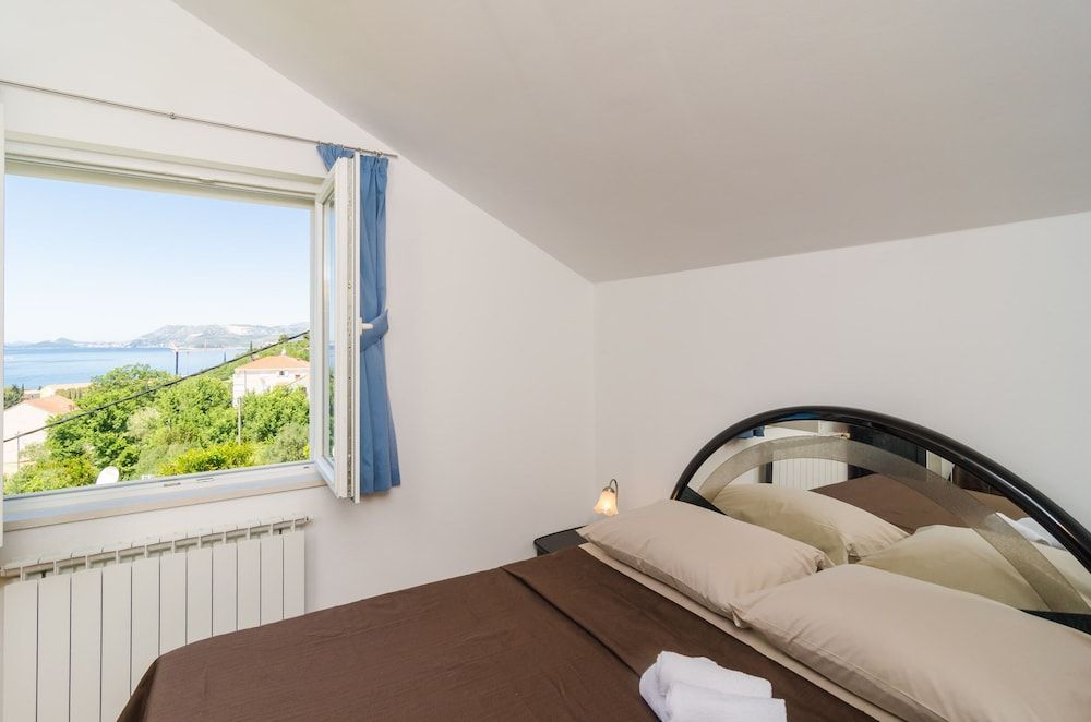 Apartment (Two Bedroom Apartment with Balcony)