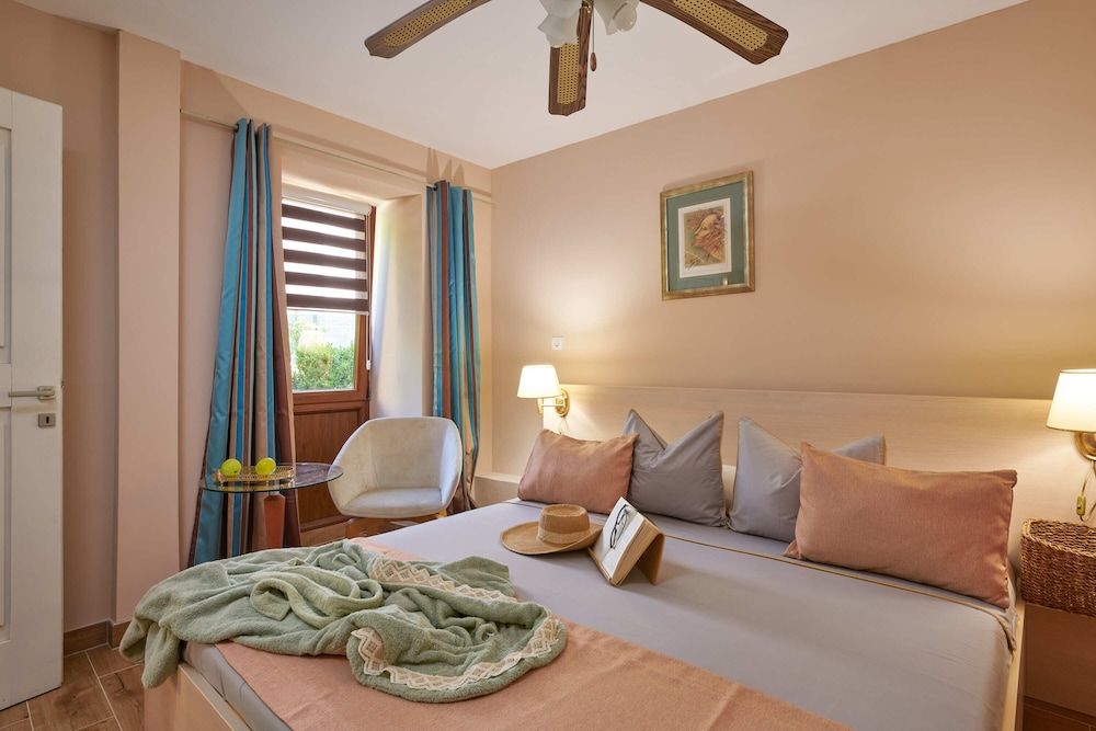 Apartment (One-Bedroom Apartment with Terrace)