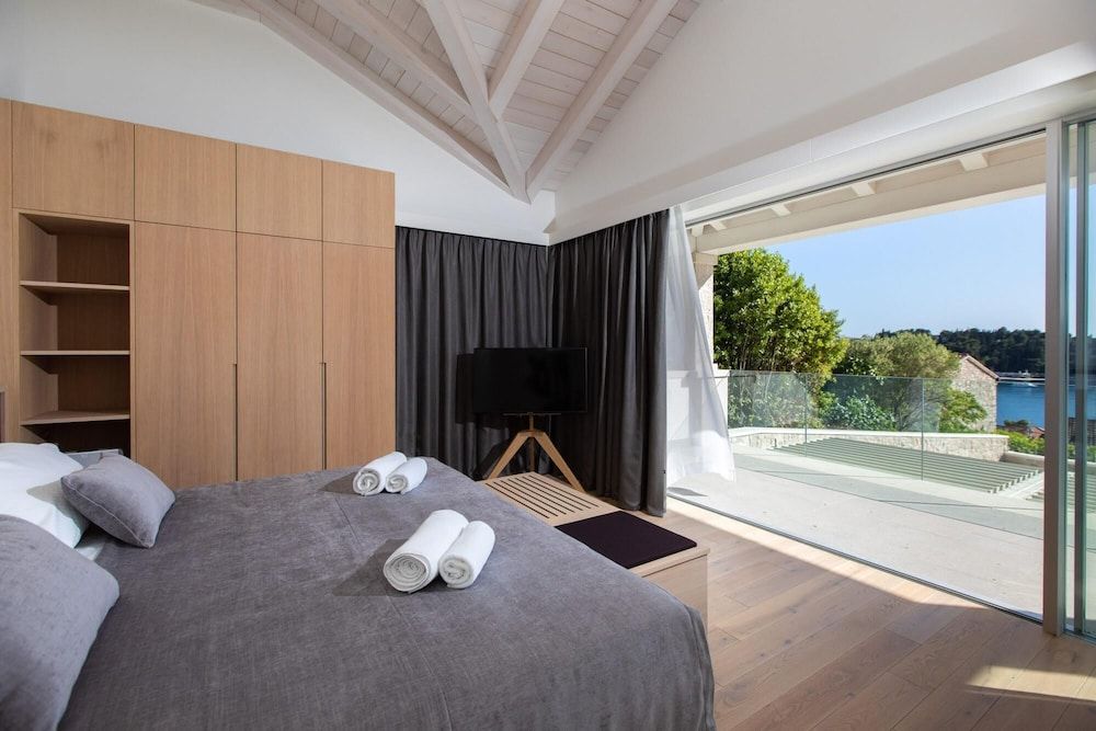 Villa, Smoking