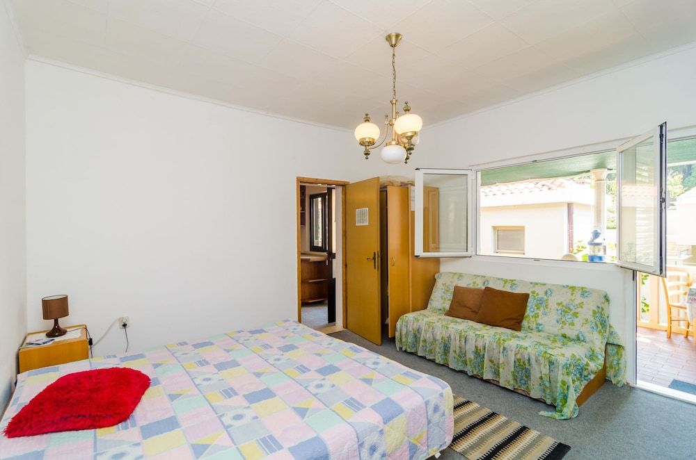 Apartment (One Bedroom Apartment with Patio and )