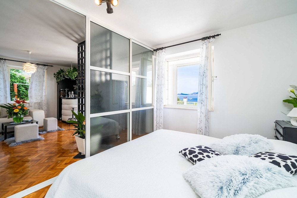 Apartment (Two Bedroom Apartment with Terrace an)