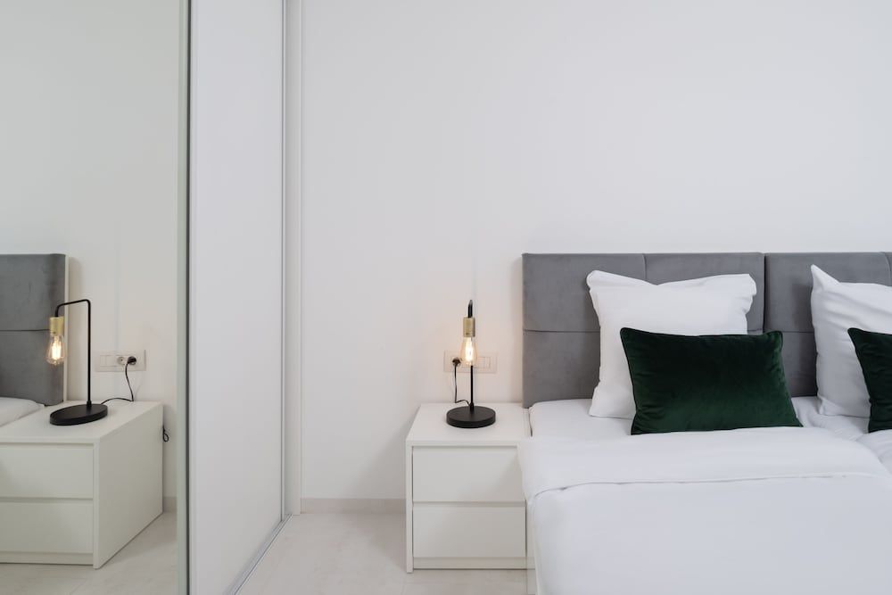 Luxury Apartment, 3 Bedrooms, Sea View (N3)