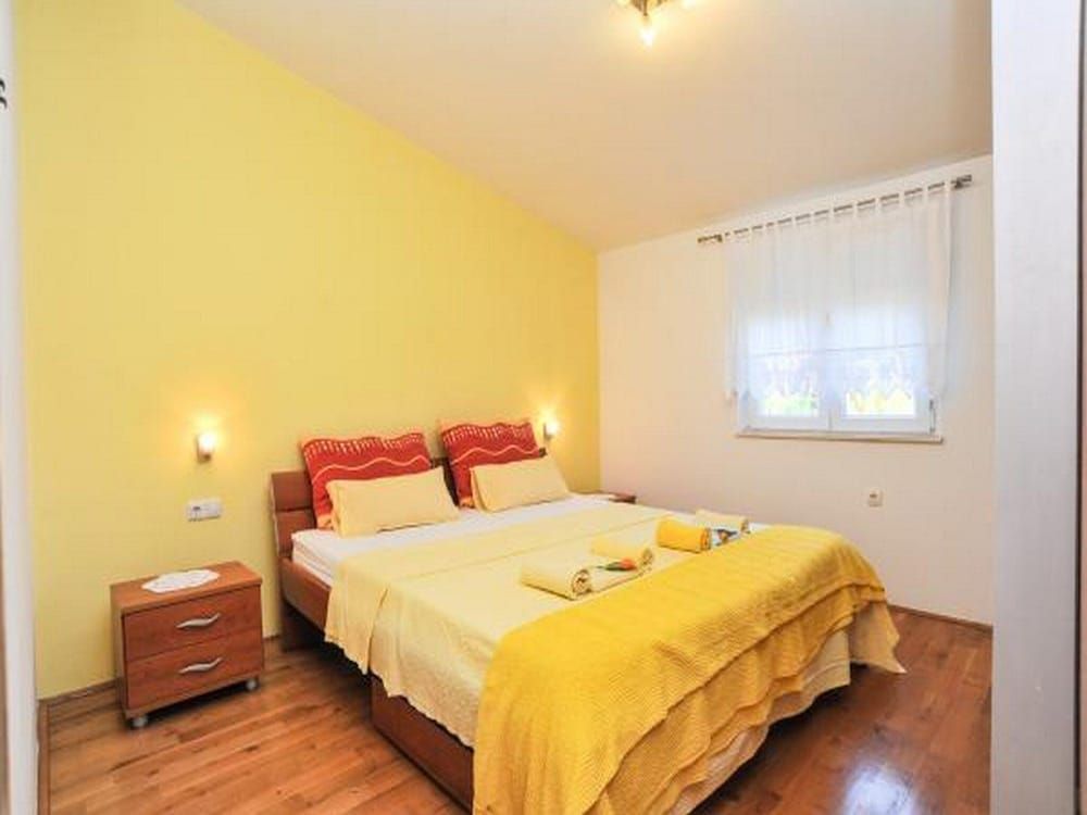 Apartment (Three Bedroom Apartment with Terrace)