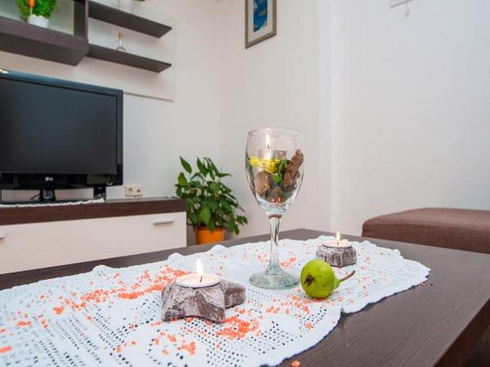 Apartment (Three Bedroom Apartment with Terrace)