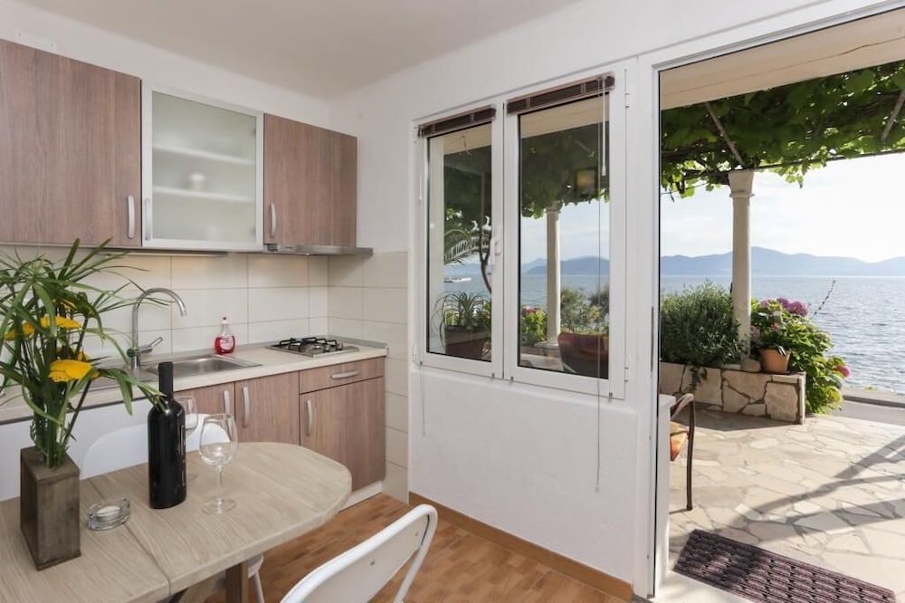 Apartment (One Bedroom Apartment  A4)