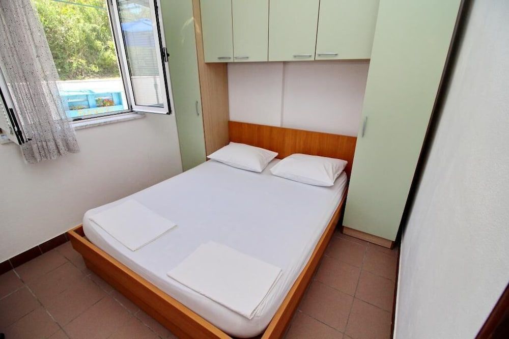 Apartment (One Bedroom Apartment with Terrace)