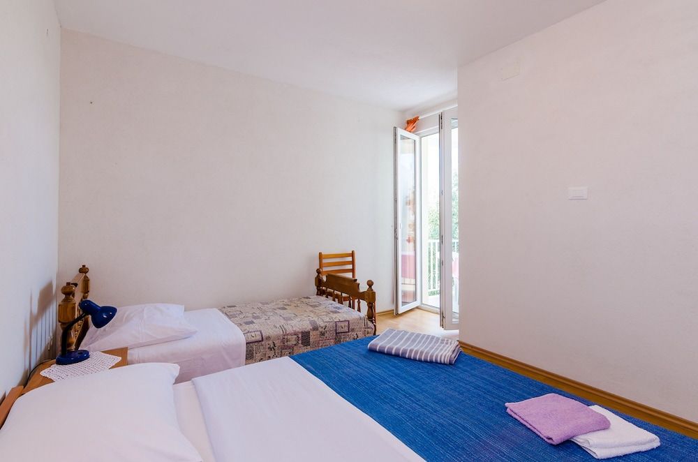 Apartment (One Bedroom Apartment with Balconies)