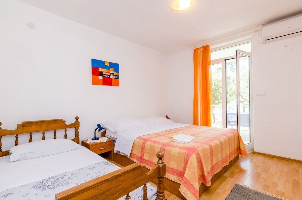 Apartment (One Bedroom Apartment with Terrace)