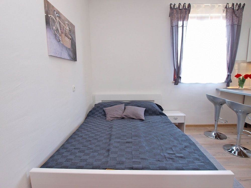 Apartment 589