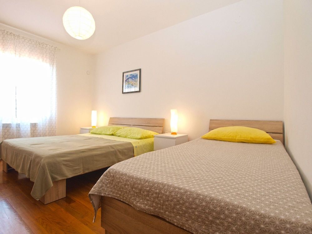Apartment 1652