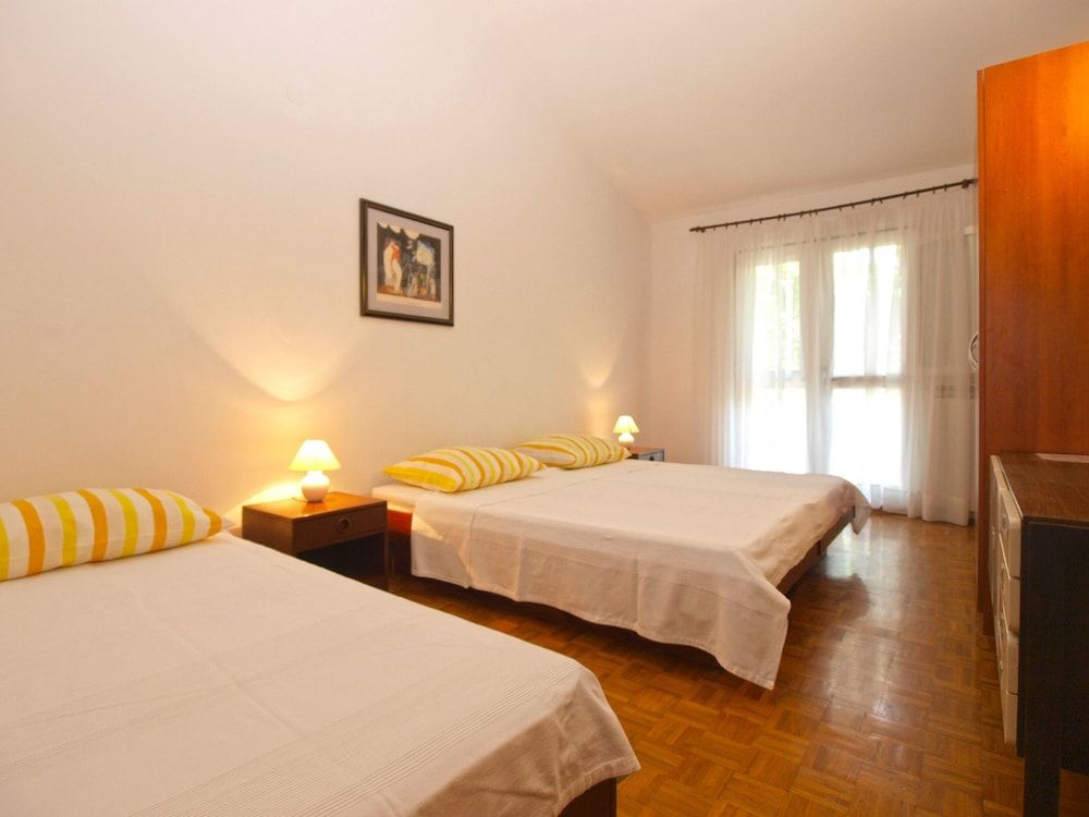 Apartment 1652