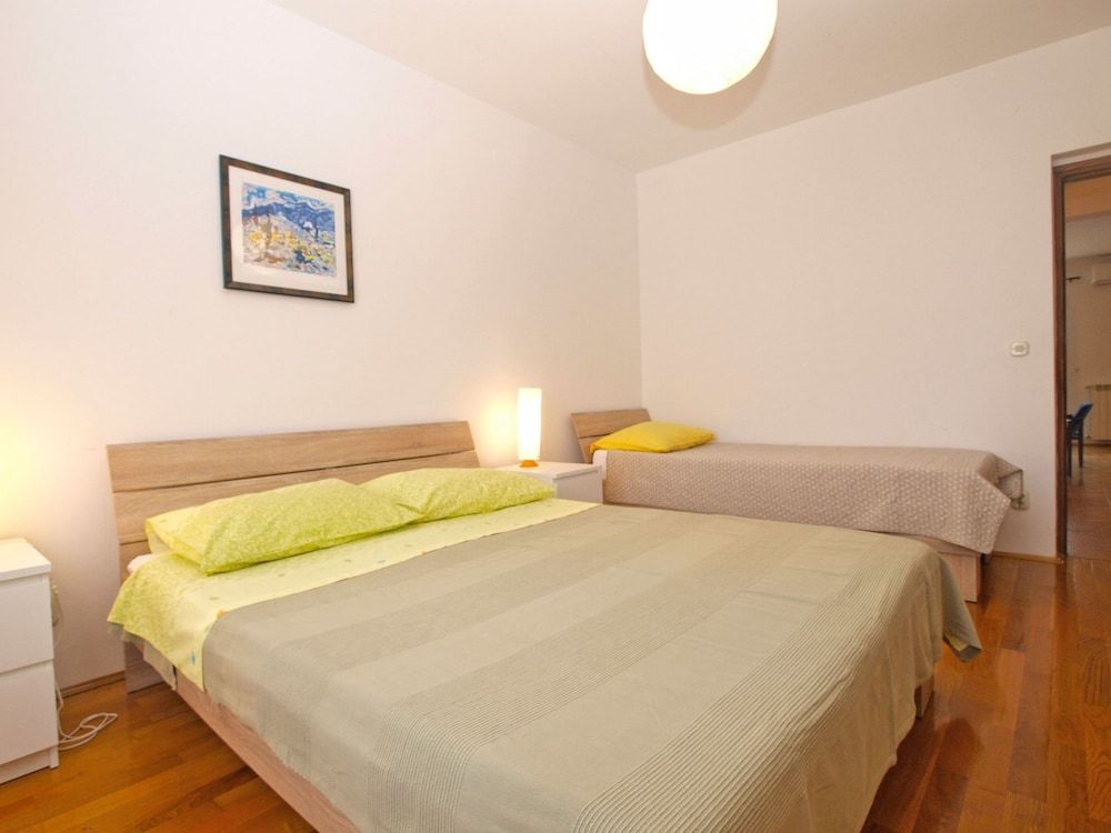 Apartment 1652