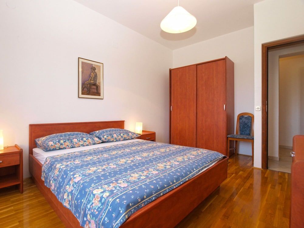 Apartment 1652