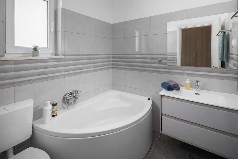 Elite Studio Suite