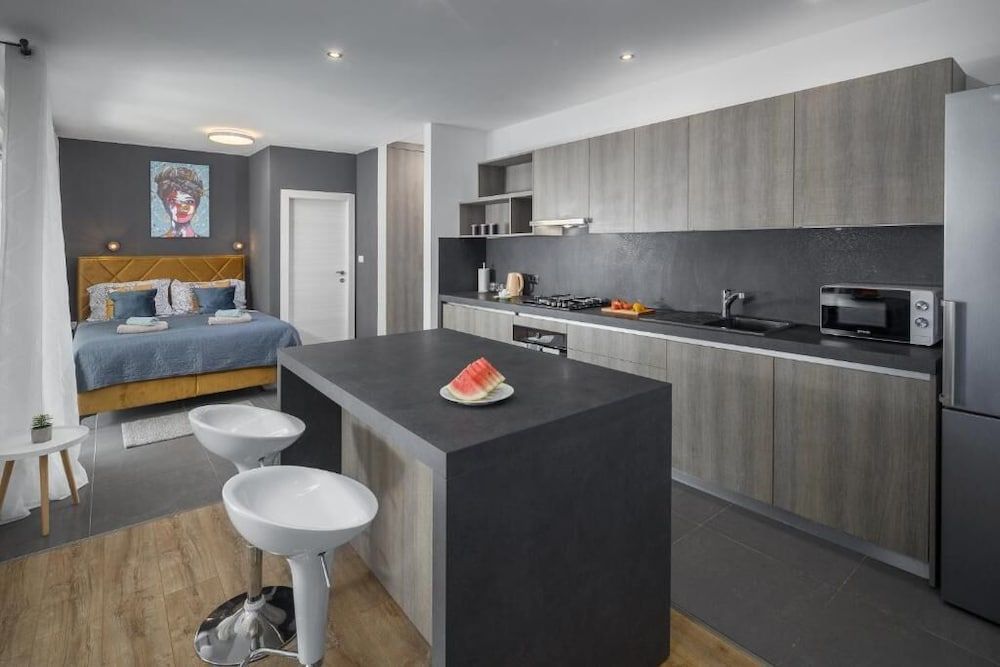 Elite Studio Suite