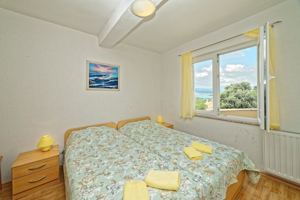Apartment, Multiple Beds