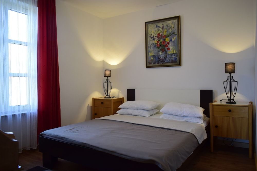 Apartment (4)