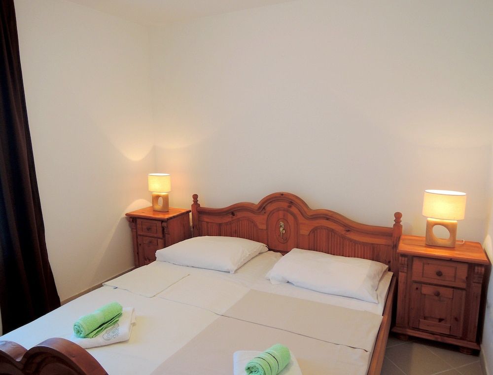 Apartment (2)