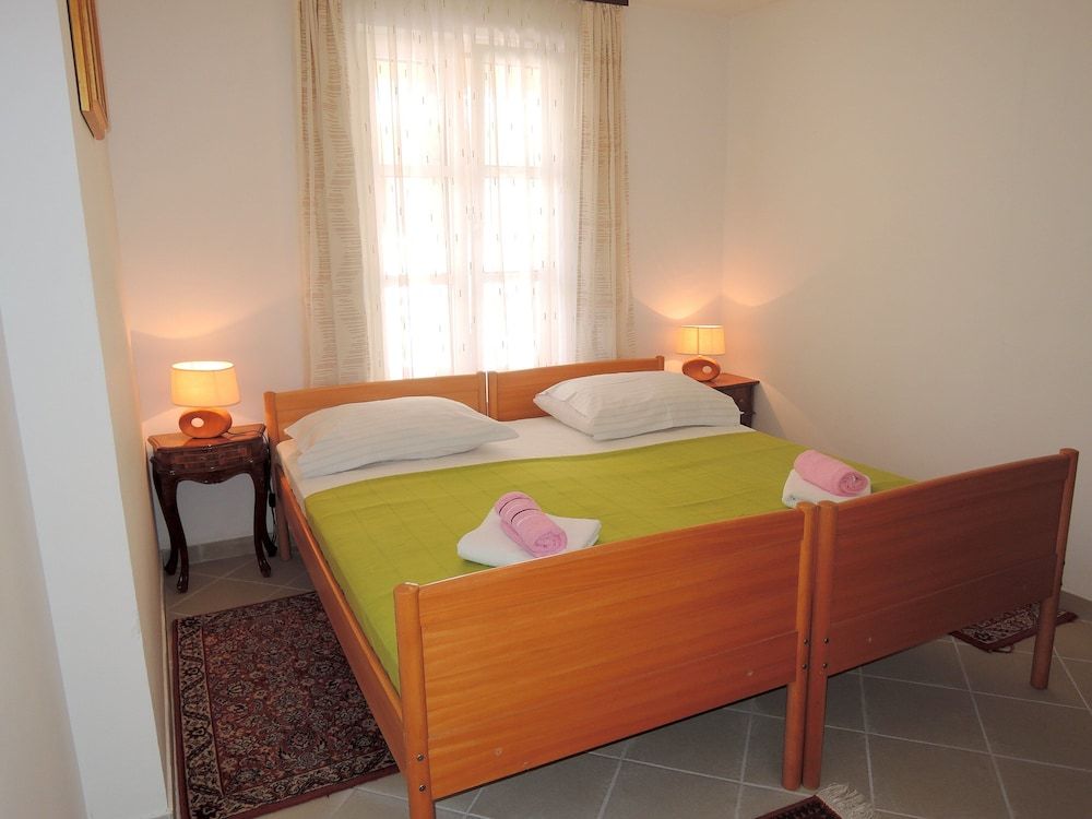 Apartment (1)