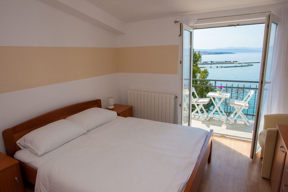 Family Apartment, 2 Queen Beds, Beach View