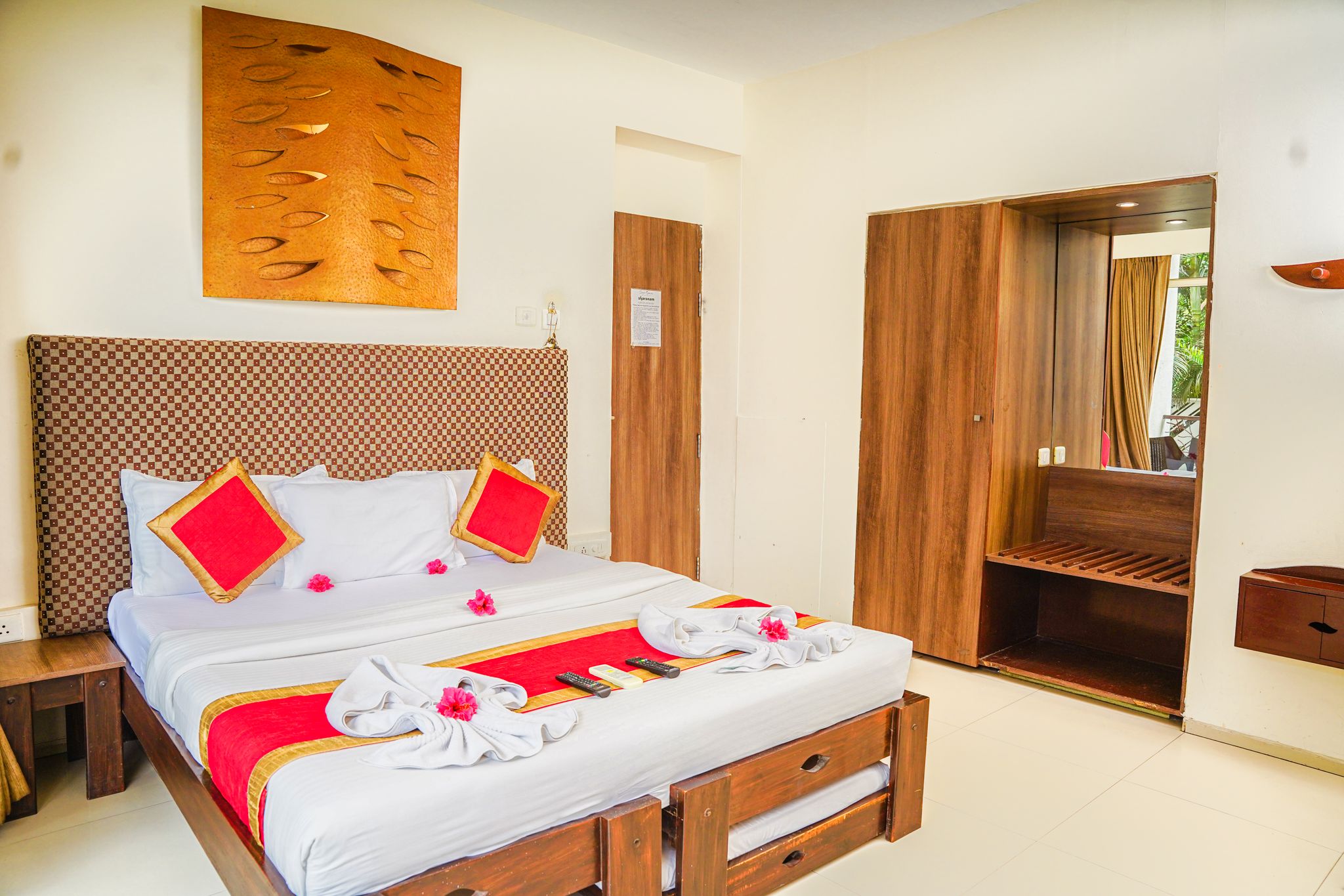 Sharanam Green Resort Deluxe Room 4