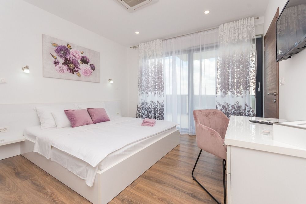 Villa, 4 Bedrooms, Accessible, Smoking