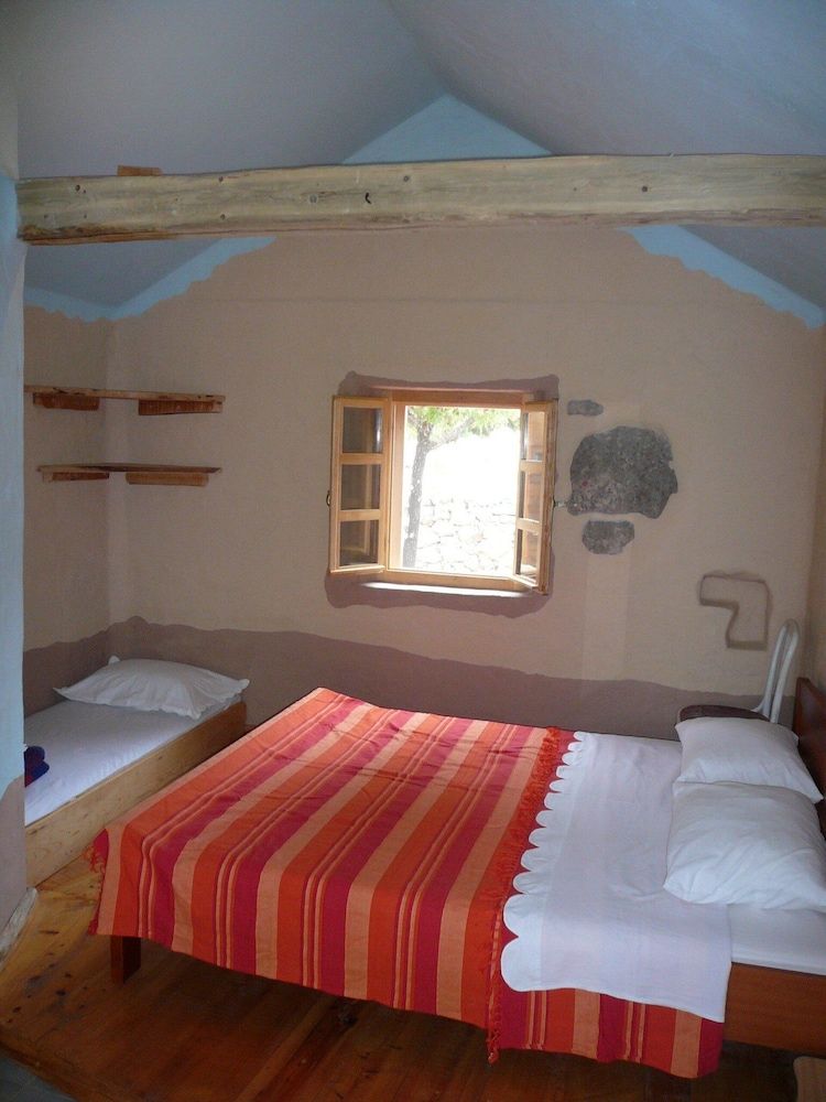 Cottage (One Bedroom Holiday Cottage with Terr)
