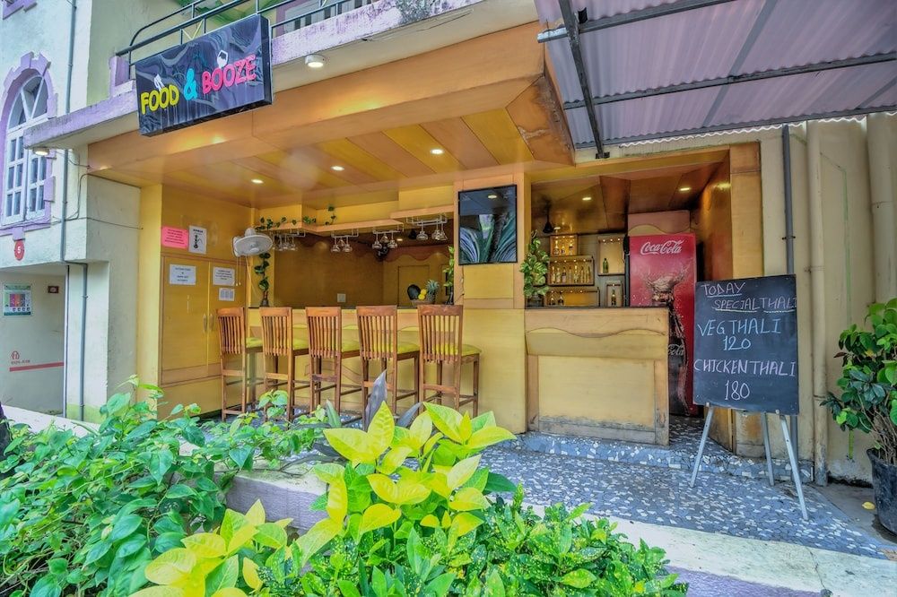 undefined Jarrs Renton Manor 4