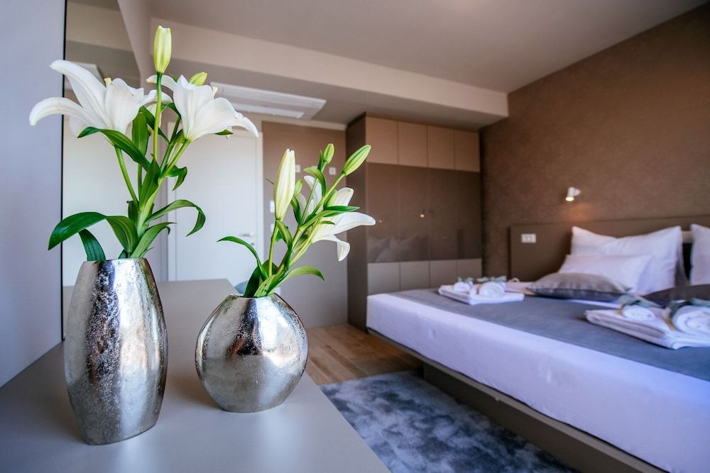 Deluxe Apartment, 1 Bedroom, Pool Access, Sea View