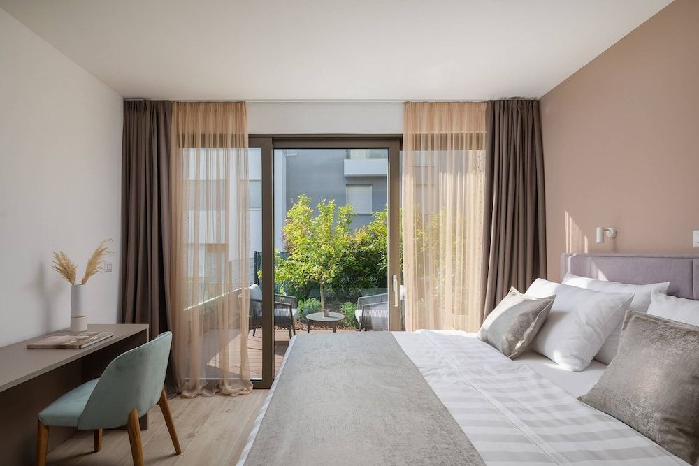 Deluxe Apartment, 1 Bedroom, Pool Access, Sea View