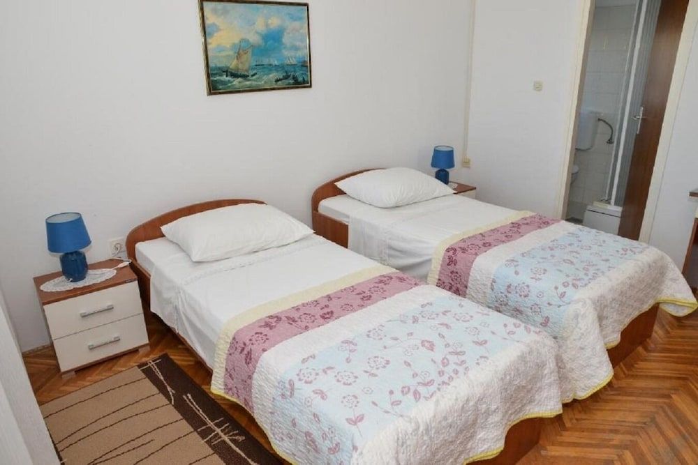 Apartment (Vinko - 100m from beach - B2(4))