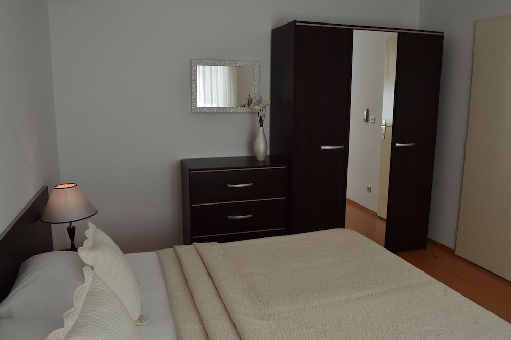 Apartment (Kata - modern & close to the beach - )