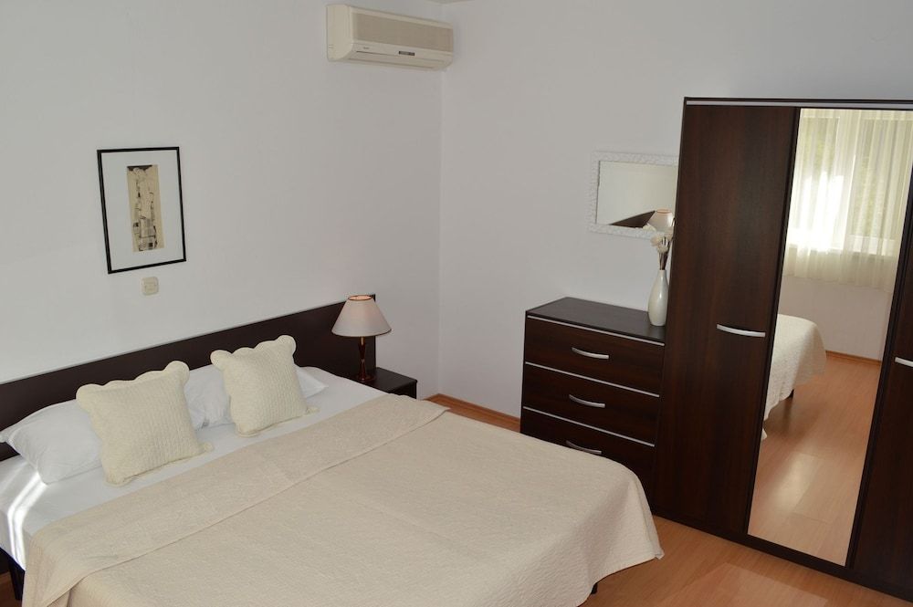 Apartment (Kata - modern & close to the beach - )