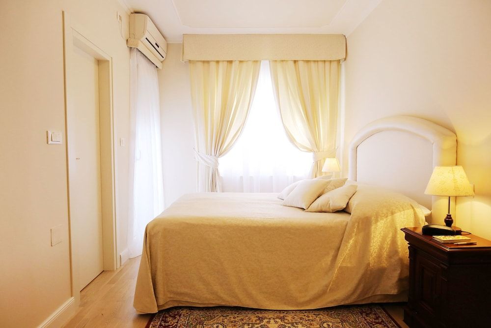 Villa Triana Classic Double Room, Balcony 3