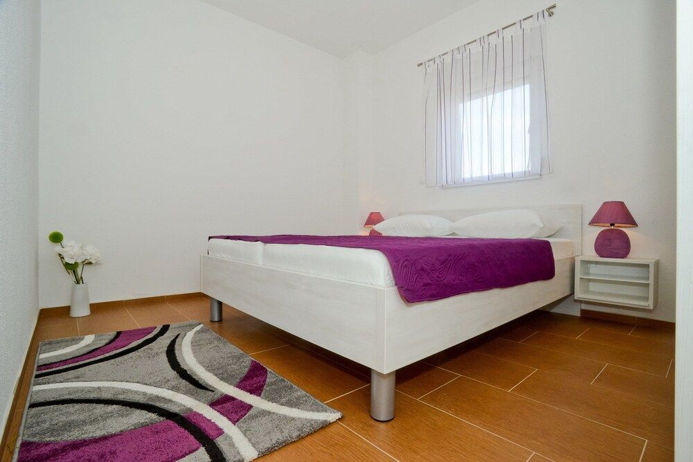 Apartment, 1 Queen Bed with Sofa bed, Non Smoking, Pool View