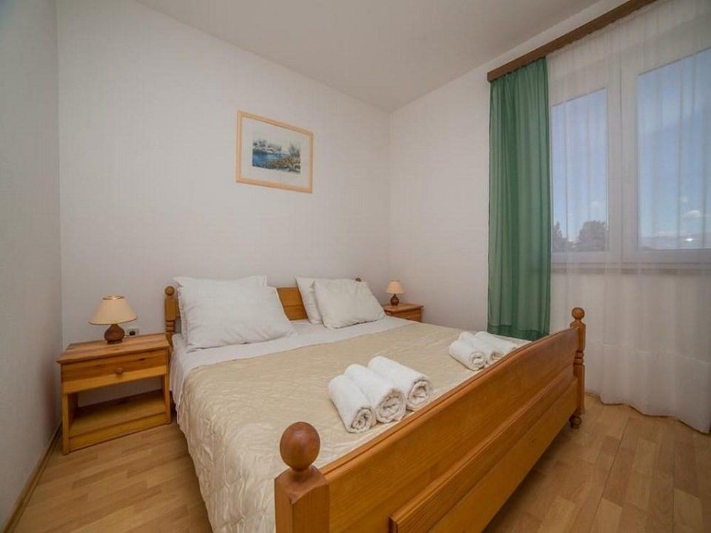 Apartment (One Bedroom Apartment with Balcony)