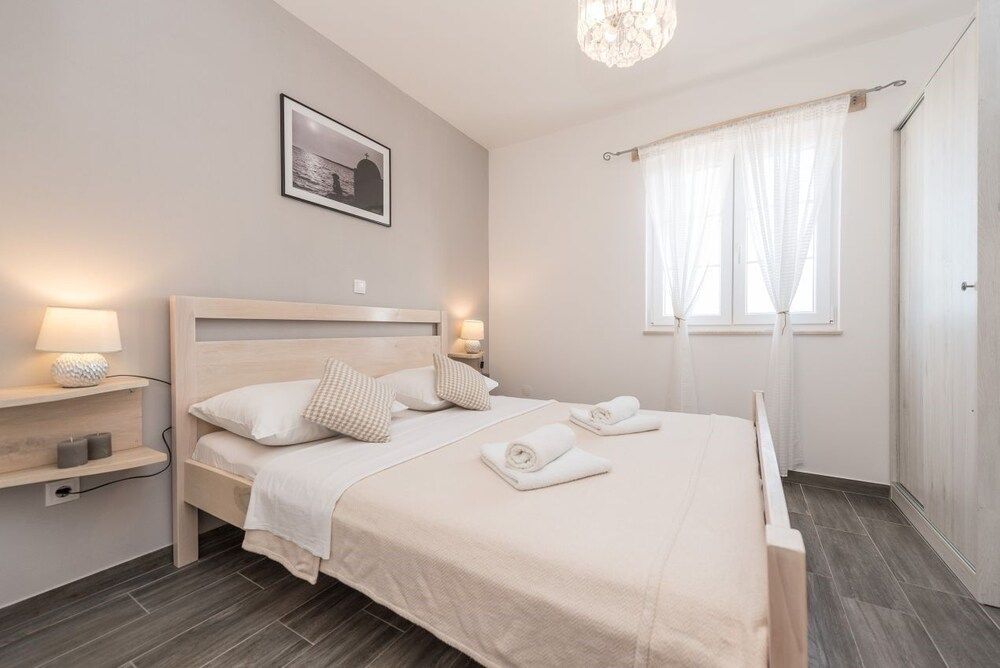 Villa, Multiple Beds