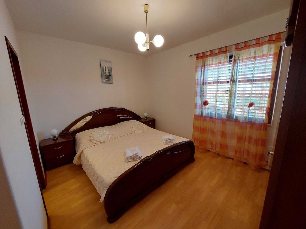 Apartment (Two Bedroom Apartment with Terrace an)
