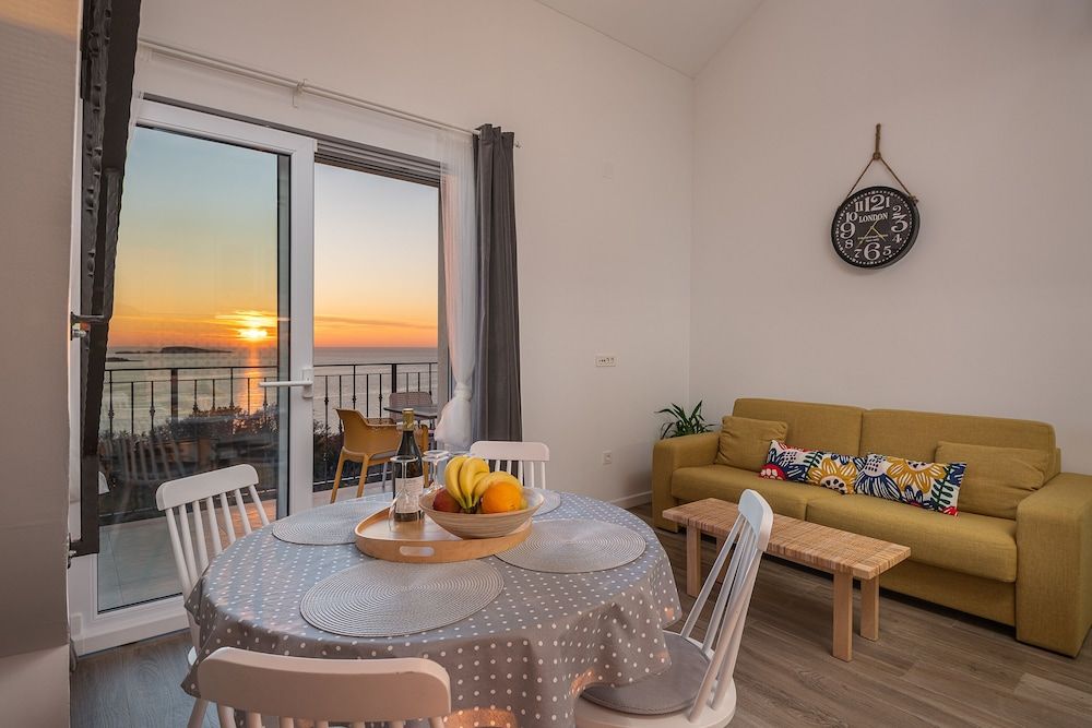 Gallery Apartment, 2 Bedrooms, Sea View (Superior_Zuti)