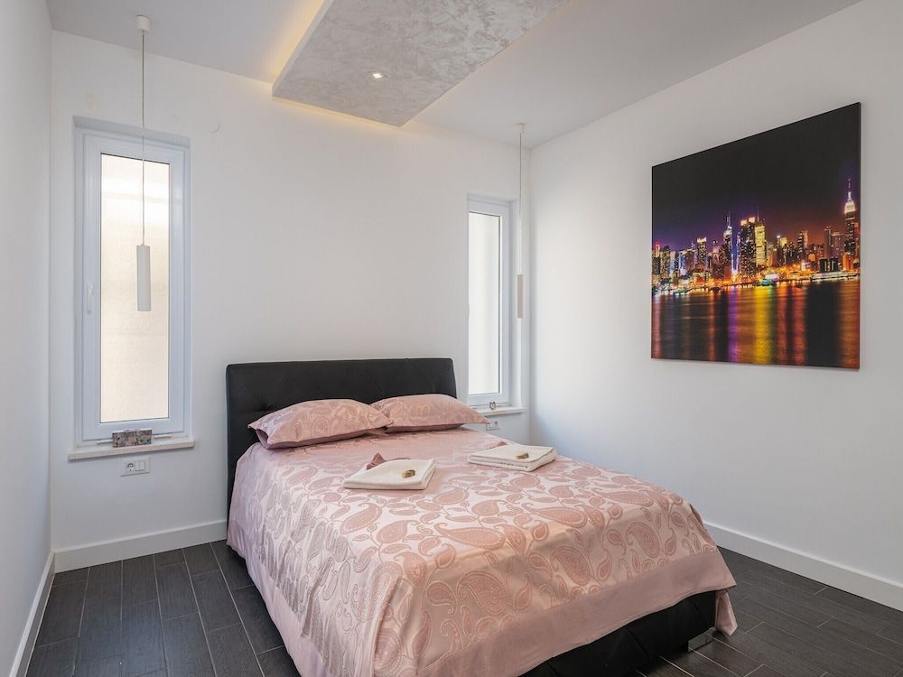 Apartment (Two Bedroom Apartment with Sea View)