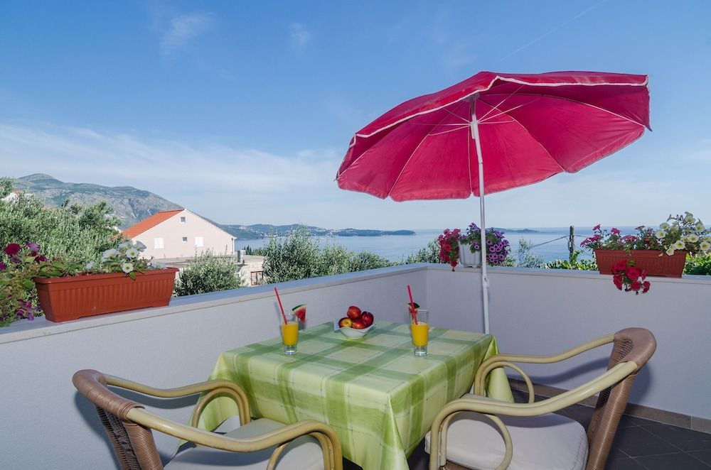Double Room (Double Room with Balcony and Sea View)