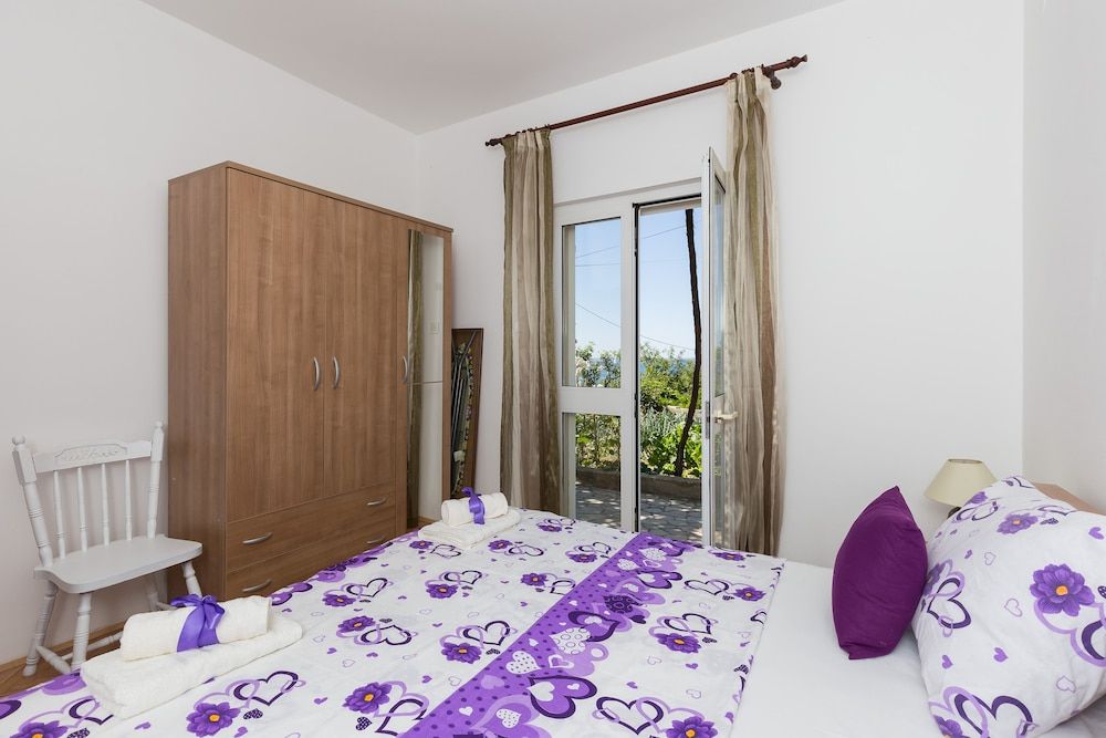 Apartment (One Bedroom Apartment with Terrace an)