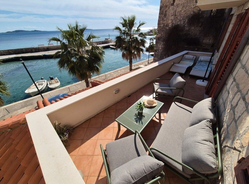 Apartment (One Bedroom Apartment with Terrace an)
