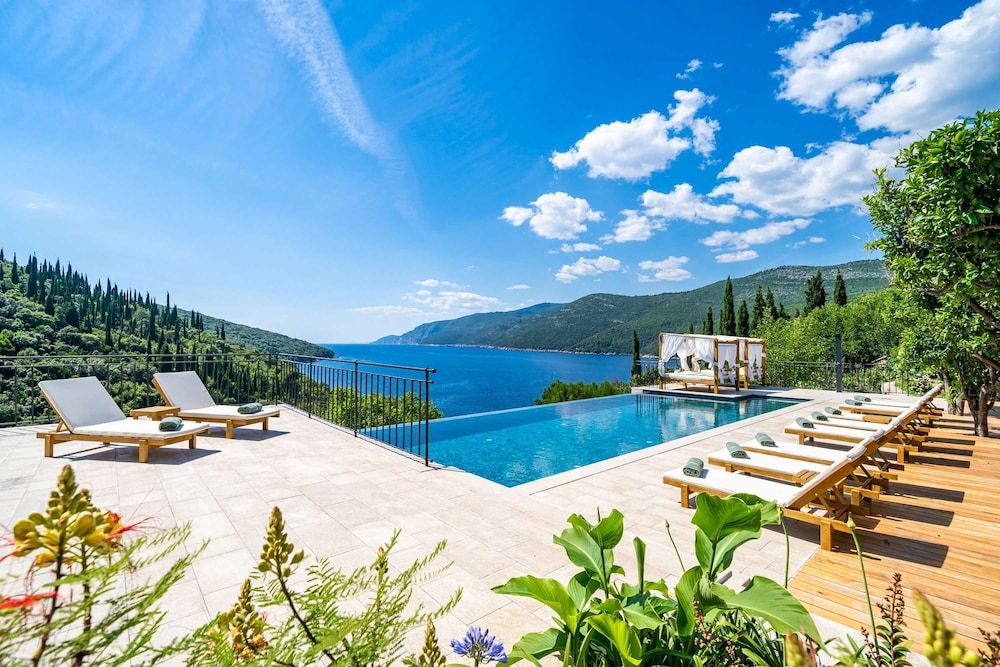 Villa (Four Bedroom Villa with Pool)